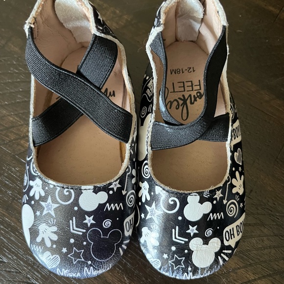 Monkey Feet Girls 12-18M Disney Mickey Print Zip Back Ballet Flat Black & White - Picture 2 of 6